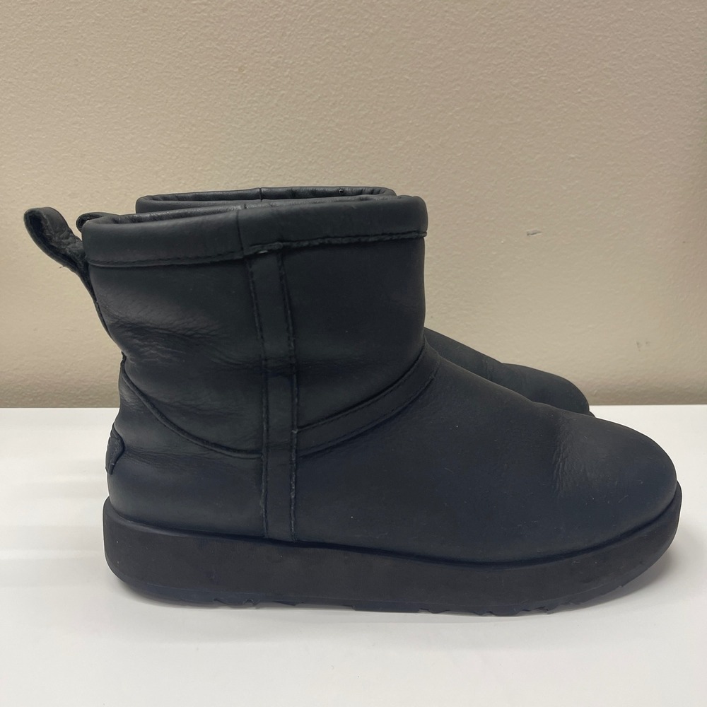 UGG Classic Mini Leather Waterproof Boots Womens 8.5 Black Vibram 1019641